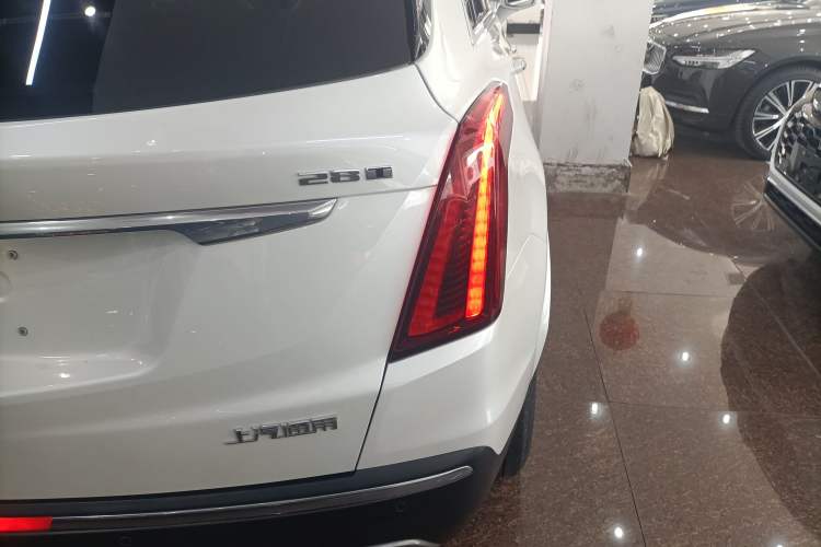 Used Cadillac XT5 2021 2.0T Two-Wheel Drive Luxury Version Exterior 3