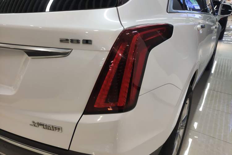 Used Cadillac XT5 2021 2.0T Two-Wheel Drive Luxury Version Exterior 3