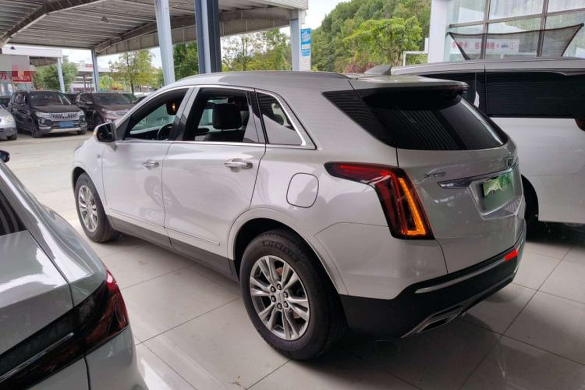 Used Cadillac XT5 2021 2.0T Two-Wheel Drive Luxury Version Exterior 3