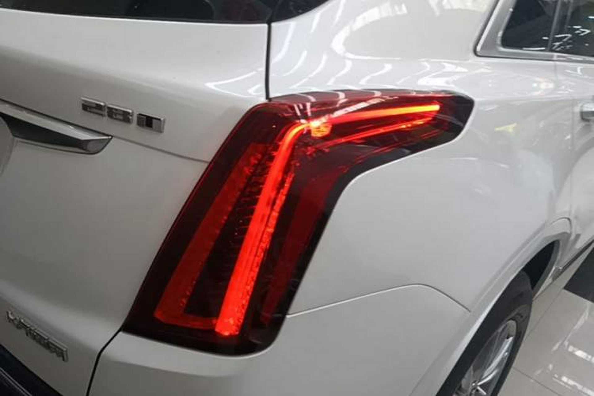 Used Cadillac XT5 2021 28T Luxury Model Exterior 3