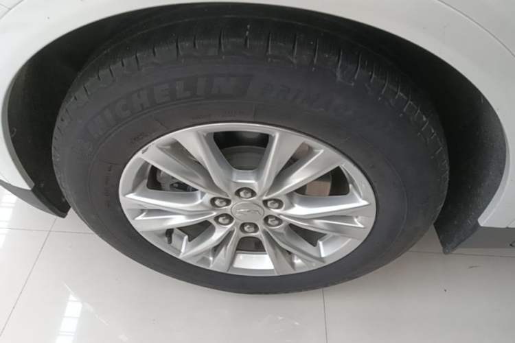 Used Cadillac XT5 2021 28T Luxury Model Exterior 4