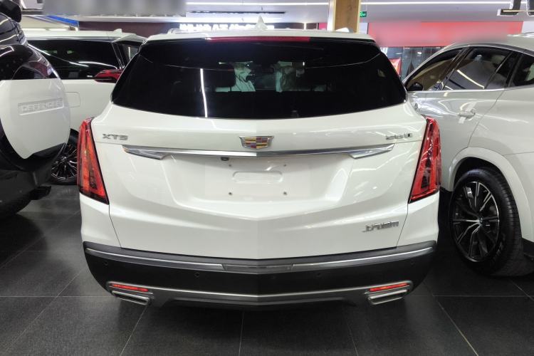 Used Cadillac XT5 2021 28T Luxury Model Exterior 4