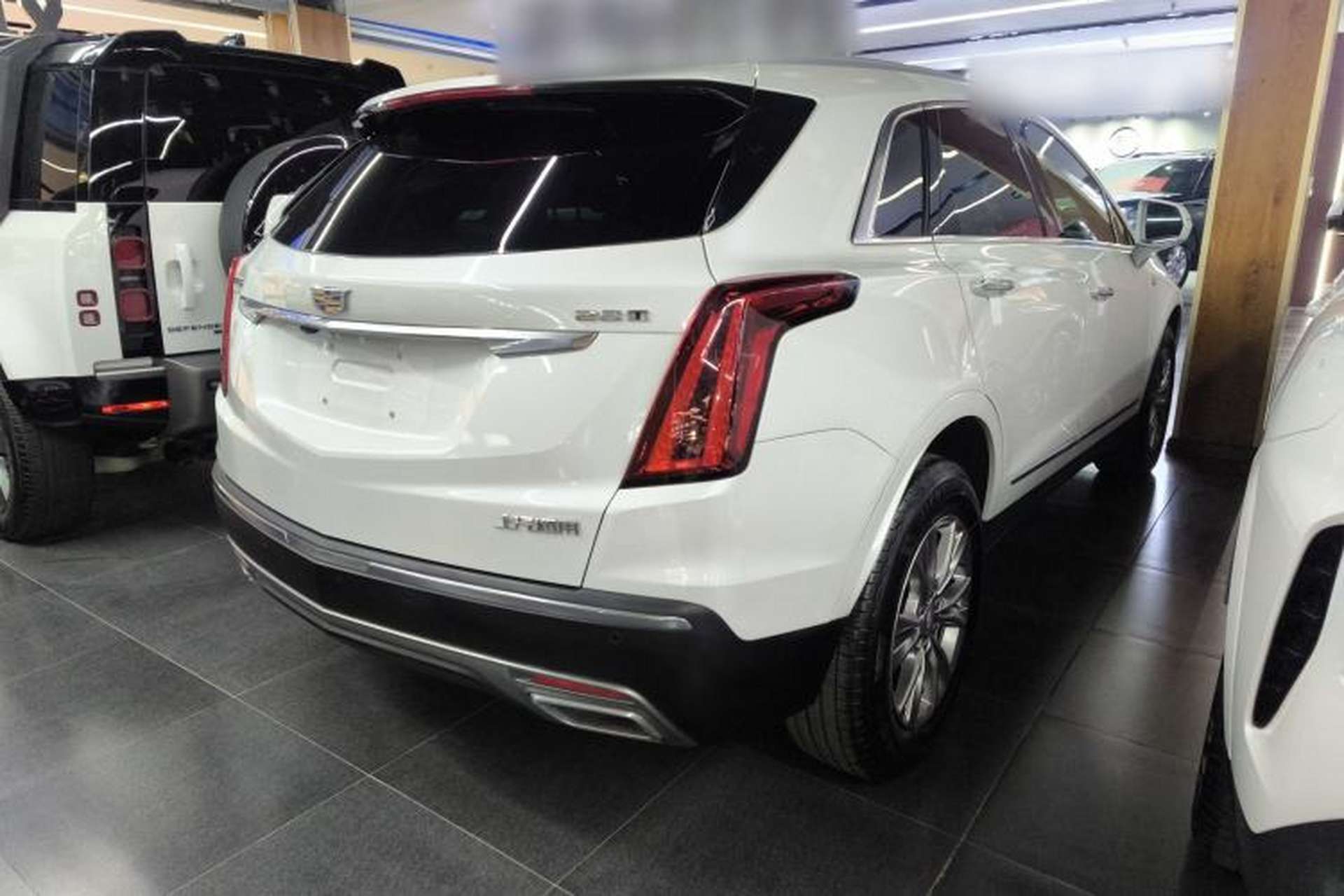 Used Cadillac XT5 2021 28T Luxury Model Exterior 5