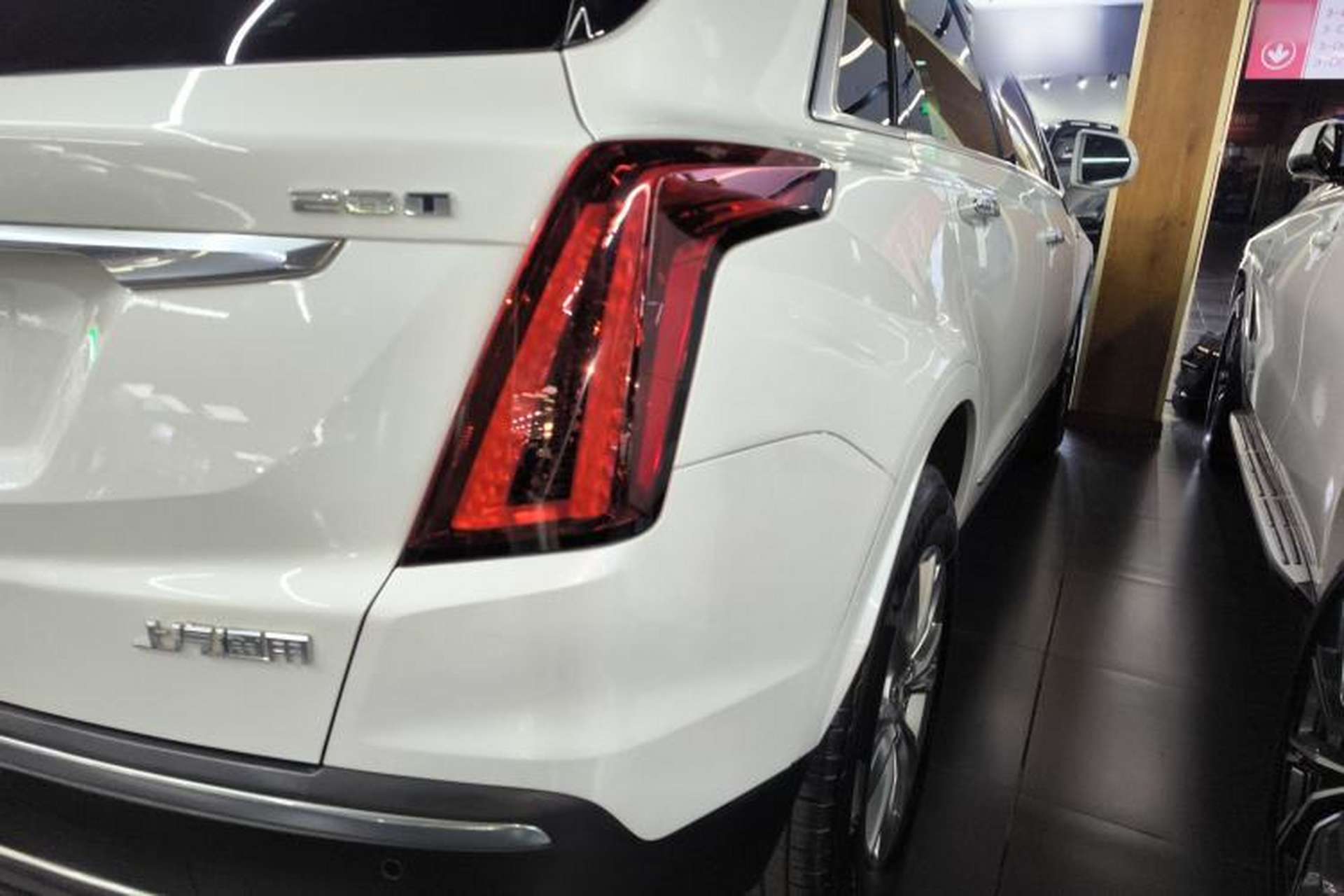 Used Cadillac XT5 2021 28T Luxury Model Exterior 6