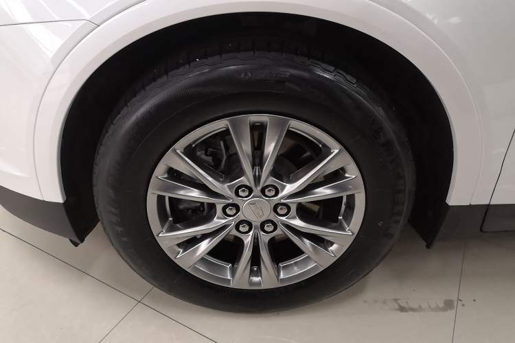 Used Cadillac XT5 2021 28T Luxury Model Exterior 7