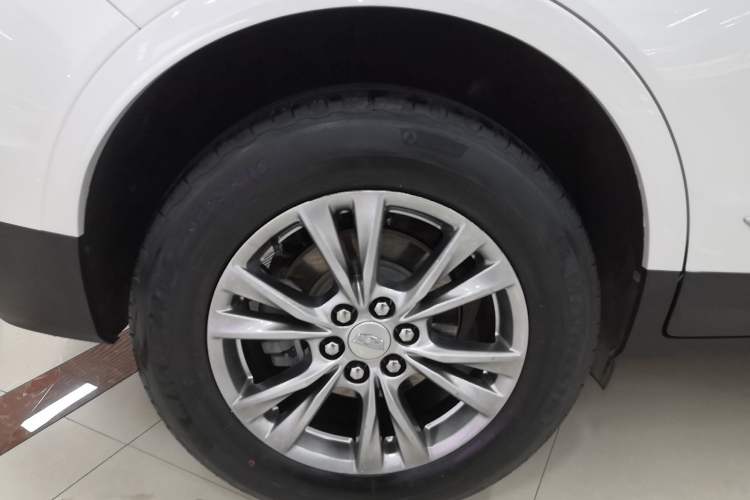 Used Cadillac XT5 2021 28T Luxury Model Exterior 8