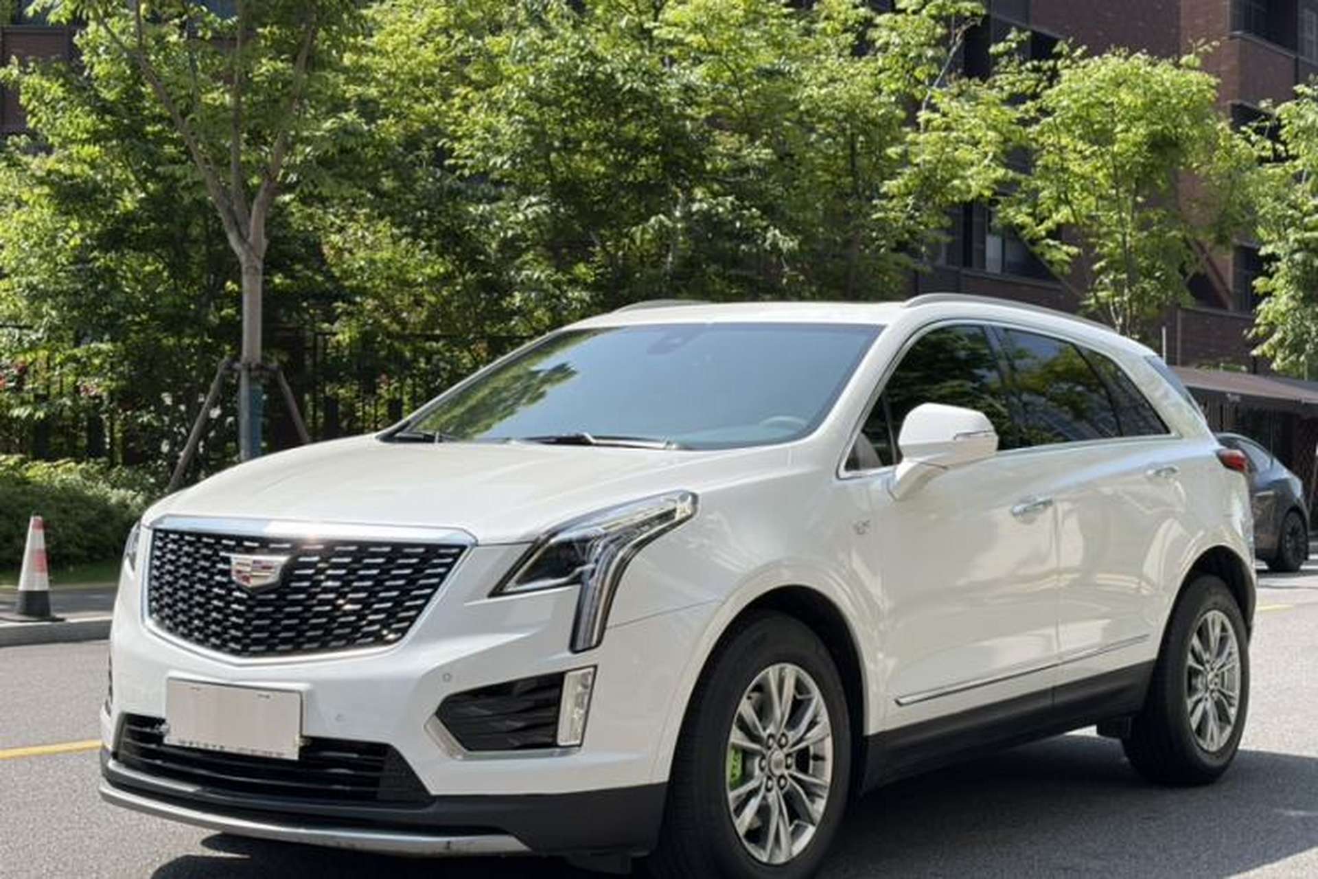 Used Cadillac XT5 2021 2.0T Two-Wheel Drive Luxury Version Front Left 45 Deg