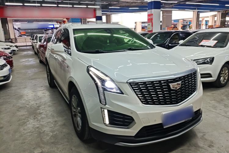 Used Cadillac XT5 2021 28T Luxury Model Front Right 45 Deg