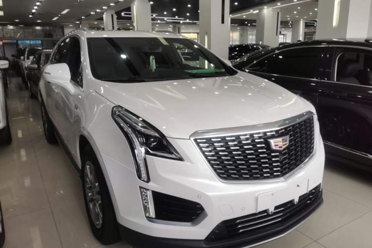 Used Cadillac XT5 2021 28T Luxury Model Front Right 45 Deg