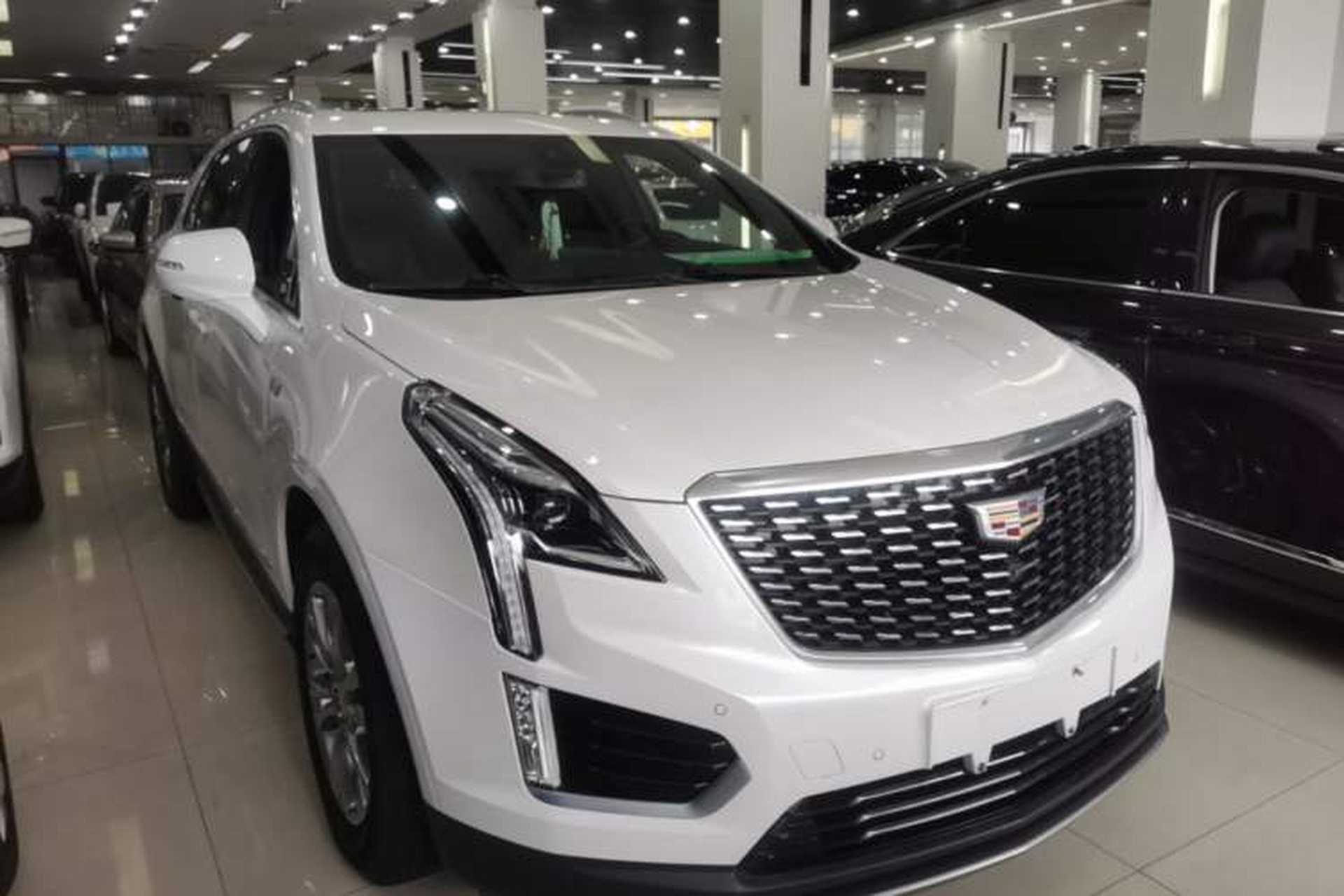 Used Cadillac XT5 2021 28T Luxury Model Front Right 45 Deg