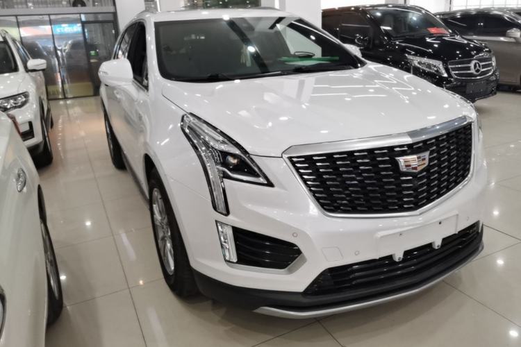 Used Cadillac XT5 2021 28T Luxury Model Front Right 45 Deg