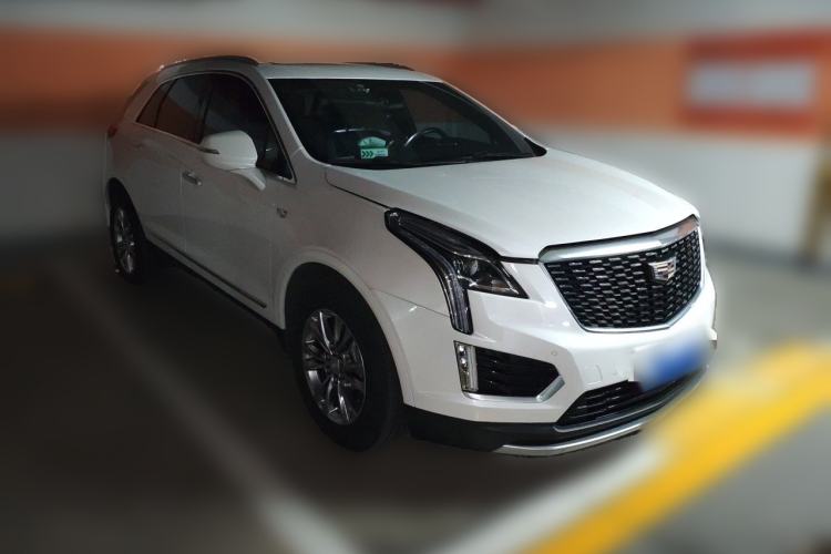Used Cadillac XT5 2021 28T Luxury Model Front Right 45 Deg