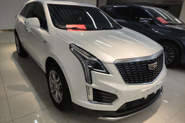 Used Cadillac XT5 2021 28T Luxury Model Front Right 45 Deg