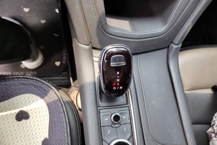 Used Cadillac XT5 2021 28T Luxury Model Gear Lever