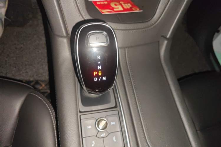 Used Cadillac XT5 2021 2.0T Two-Wheel Drive Luxury Version Gear Lever