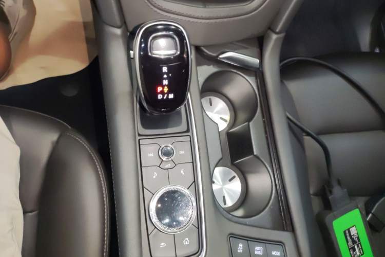 Used Cadillac XT5 2021 2.0T Two-Wheel Drive Luxury Version Gear Lever