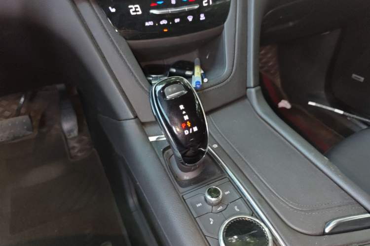 Used Cadillac XT5 2021 2.0T Four-Wheel Drive Luxury Version Gear Lever