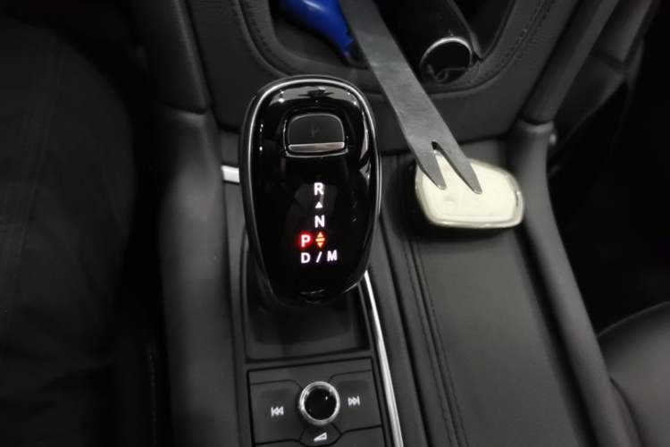 Used Cadillac XT5 2021 28T Luxury Model Gear Lever