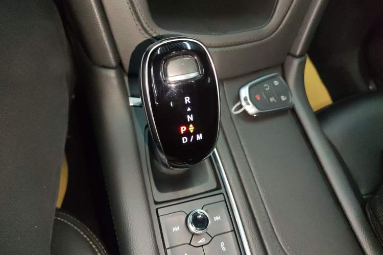 Used Cadillac XT5 2021 2.0T Two-Wheel Drive Luxury Version Gear Lever