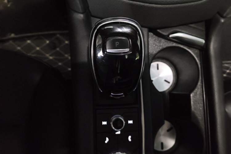 Used Cadillac XT5 2021 28T Luxury Model Gear Lever
