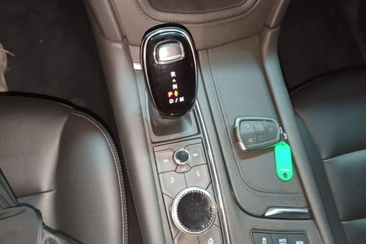 Used Cadillac XT5 2021 28T Luxury Model Gear Lever