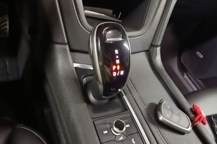 Used Cadillac XT5 2021 2.0T Four-Wheel Drive Luxury Version Gear Lever