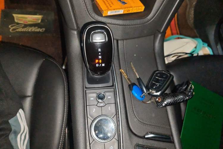 Used Cadillac XT5 2021 28T Luxury Model Gear Lever