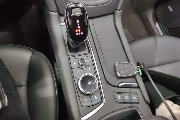Used Cadillac XT5 2021 2.0T Two-Wheel Drive Luxury Version Gear Lever
