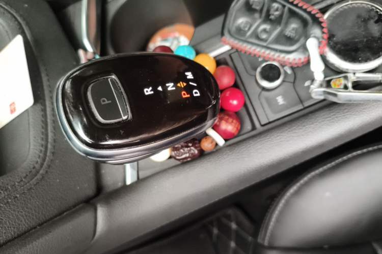 Used Cadillac XT5 2021 28T Luxury Model Gear Lever