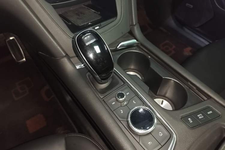Used Cadillac XT5 2021 28T Four-Wheel Drive Leading Sport Model Gear Lever