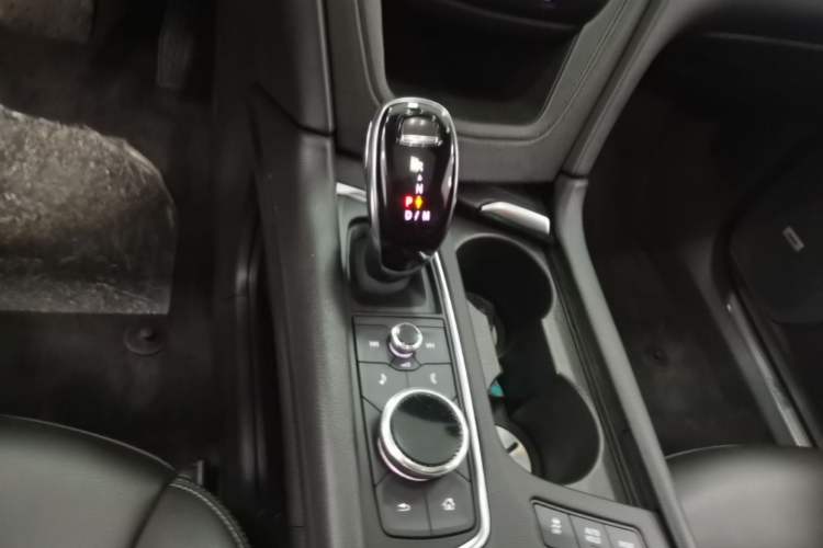 Used Cadillac XT5 2021 2.0T Two-Wheel Drive Luxury Version Gear Lever