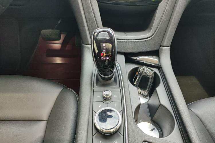 Used Cadillac XT5 2021 28T Luxury Model Gear Lever