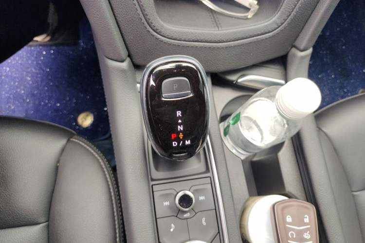 Used Cadillac XT5 2021 28T Luxury Model Gear Lever