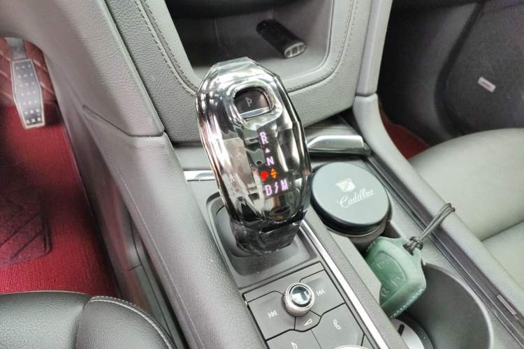 Used Cadillac XT5 2021 28T Luxury Model Gear Lever