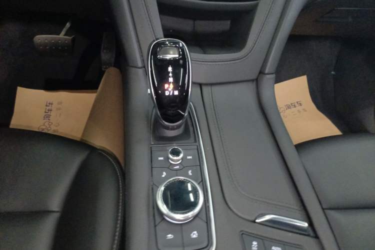 Used Cadillac XT5 2021 28T Luxury Model Gear Lever