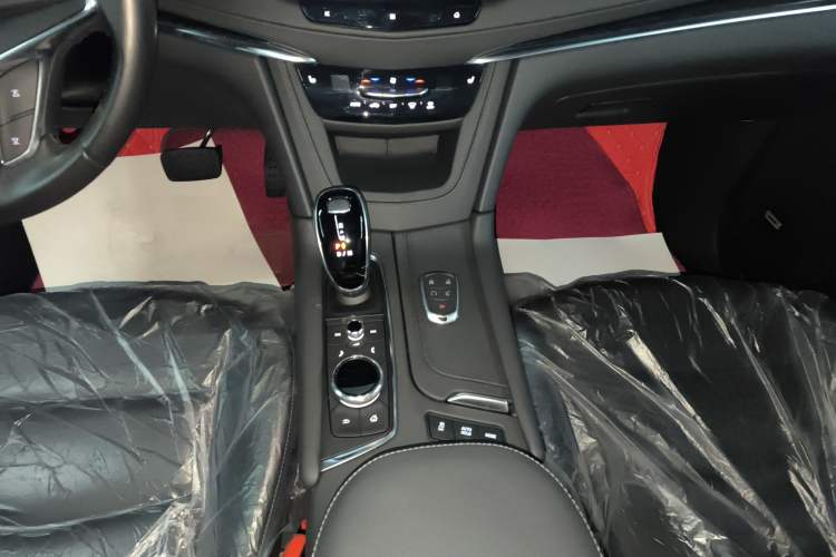 Used Cadillac XT5 2021 28T Luxury Model Gear Lever