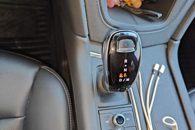 Used Cadillac XT5 2021 2.0T Two-Wheel Drive Luxury Version Gear Lever