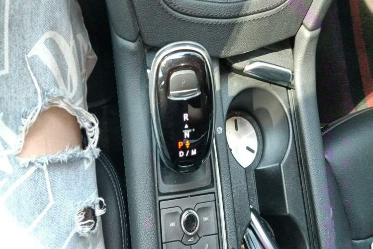 Used Cadillac XT5 2021 2.0T Four-Wheel Drive Luxury Version Gear Lever