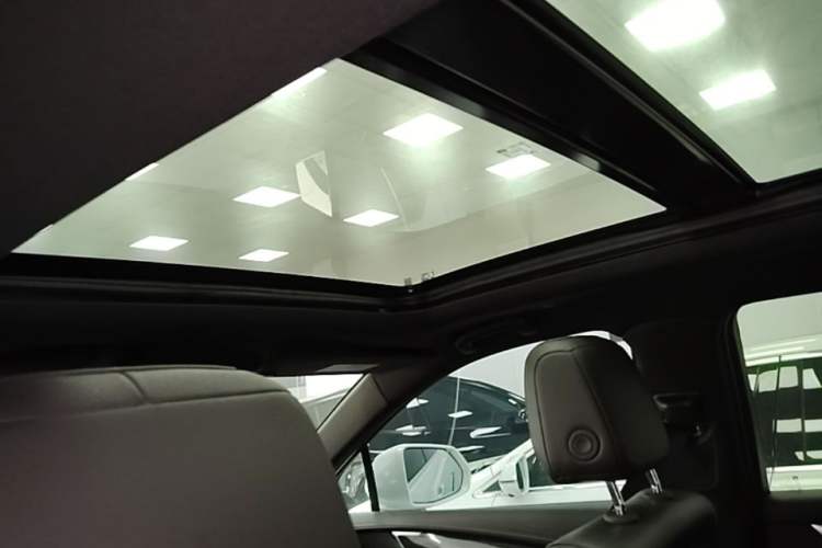 Used Cadillac XT5 2021 2.0T Two-Wheel Drive Luxury Version Headliner