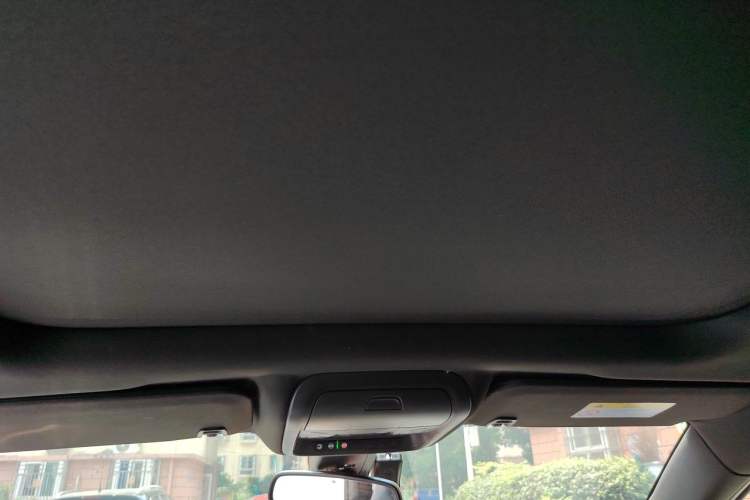 Used Cadillac XT5 2021 28T Luxury Model Headliner