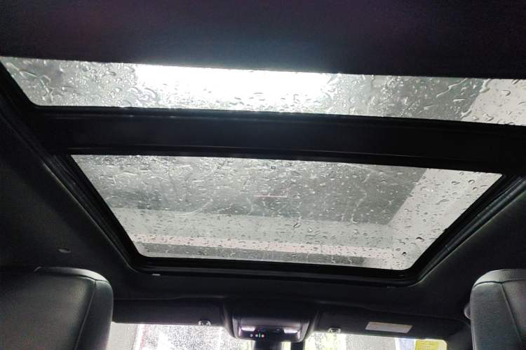 Used Cadillac XT5 2021 28T Four-Wheel Drive Luxury Version Headliner