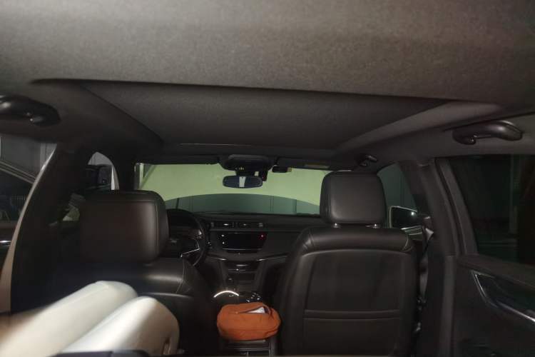 Used Cadillac XT5 2021 2.0T Two-Wheel Drive Luxury Version Headliner