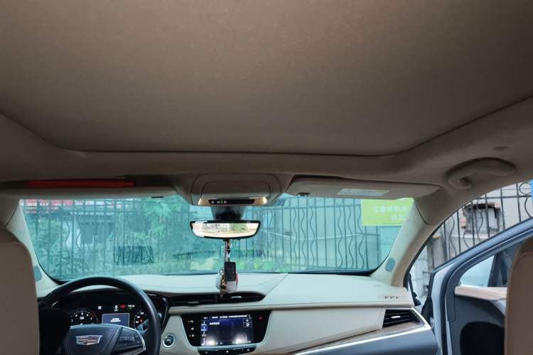 Used Cadillac XT5 2021 28T Four-Wheel Drive Platinum Sport Edition Headliner