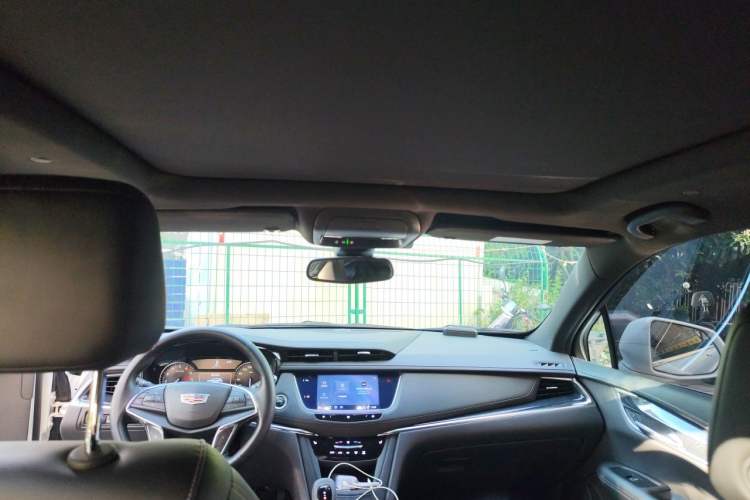 Used Cadillac XT5 2021 28T Four-Wheel Drive Luxury Version Headliner