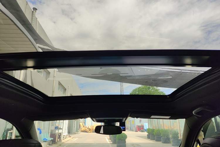 Used Cadillac XT5 2021 28T Luxury Model Headliner
