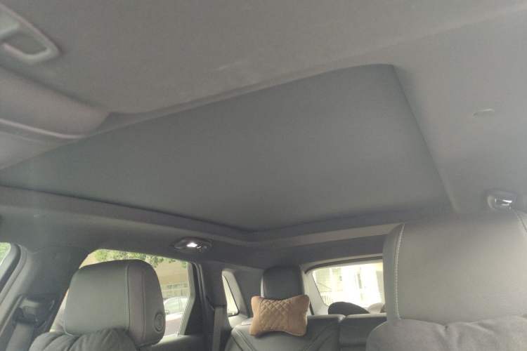 Used Cadillac XT5 2021 28T Luxury Model Headliner