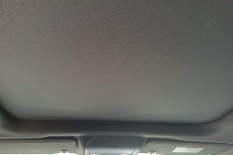 Used Cadillac XT5 2021 28T Luxury Model Headliner