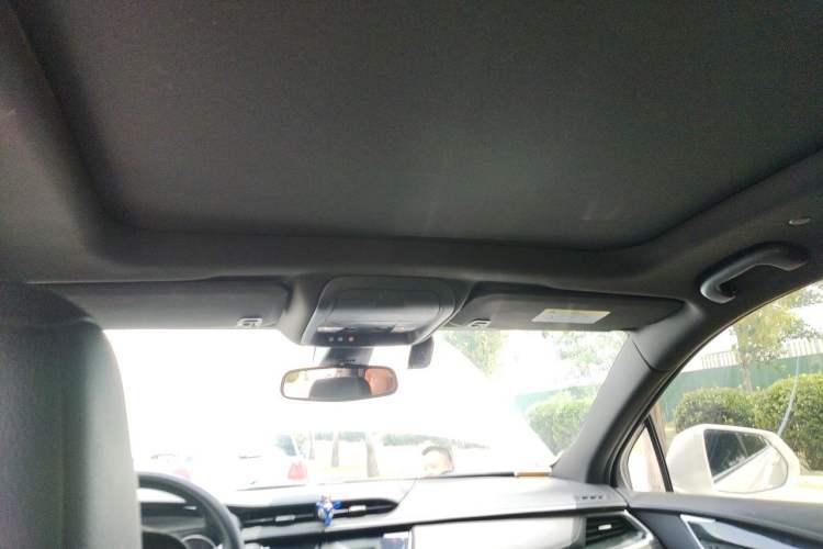 Used Cadillac XT5 2021 28T Luxury Model Headliner