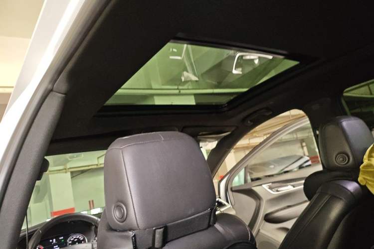 Used Cadillac XT5 2021 2.0T Two-Wheel Drive Luxury Version Headliner