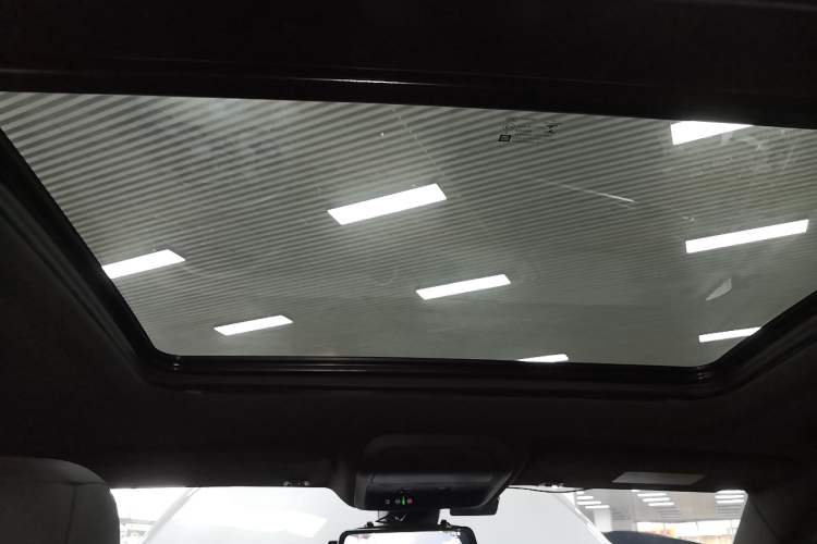 Used Cadillac XT5 2021 28T Luxury Model Headliner